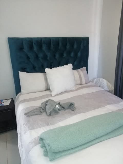 3 bedroom house with a swimming pool availabl  in Centurion