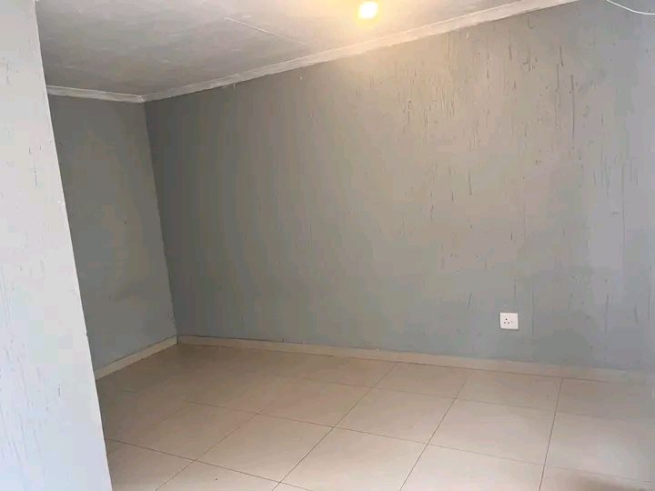 Room available for rental r2500 all inclusive  in Vosloorus