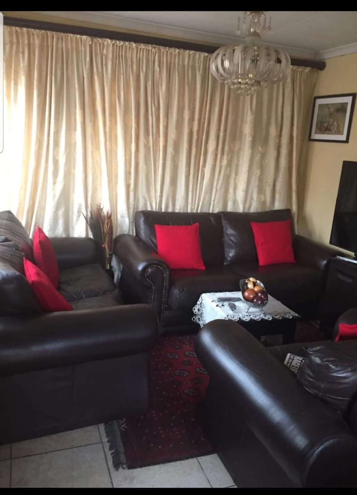 2 bedroom and 1 bathroom house (tollgate car   in Allandale