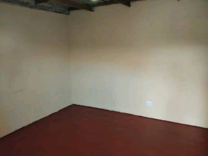 Room available to rent in phase 2 ngase tanke  in Braamfischer