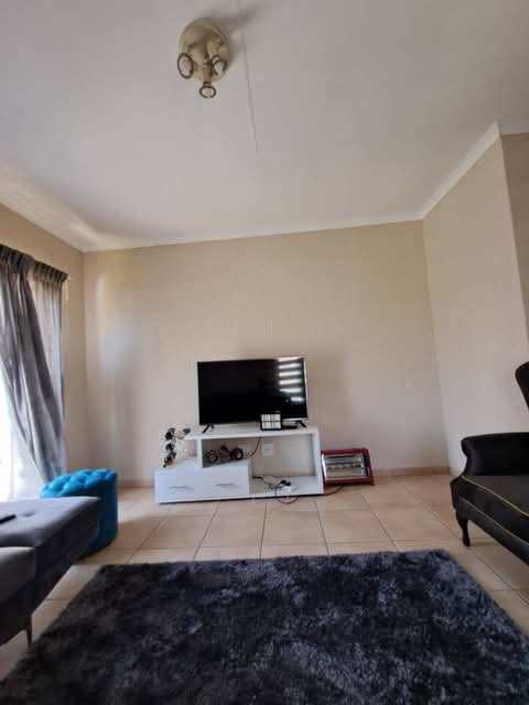1st floor unit : open plan fitted kitchen and  in Ormonde