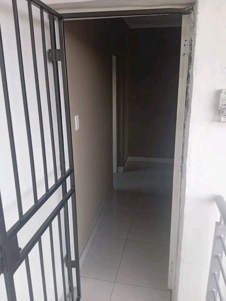 Spacious one bedroom apartment with a fitted   in Norkem Park
