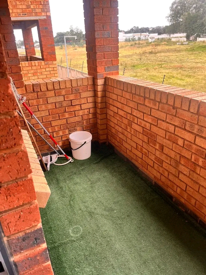 2nd floor unit : 2 fitted bedrooms - open pla  in Kibler Park