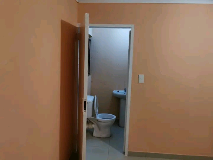 Big bachelor room with ensuite available for   in Protea Glen