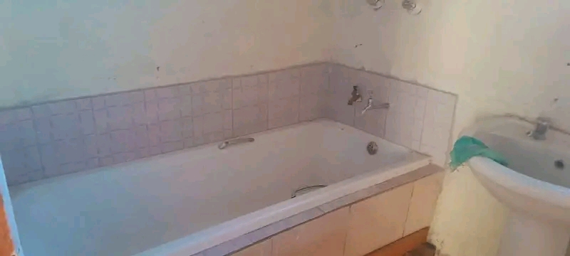 2 bedroom house available for immediate occup  in Protea Glen