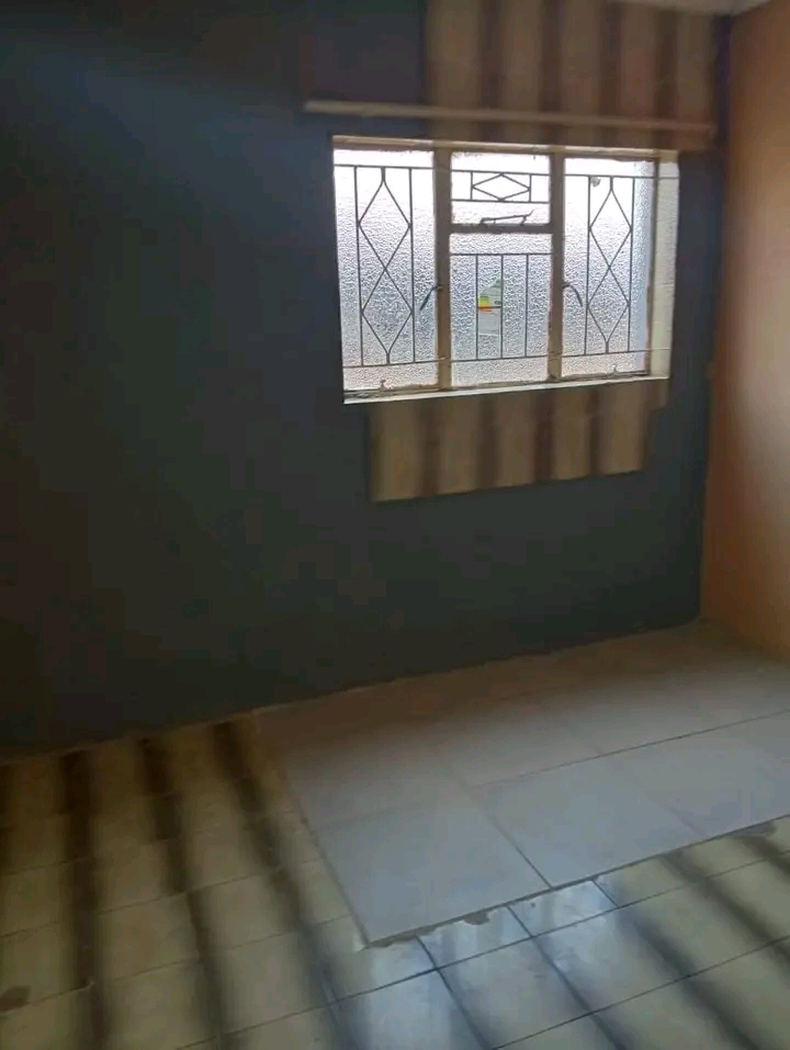 2 rooms  available to rent. own toilet and sh  in Kempton Park