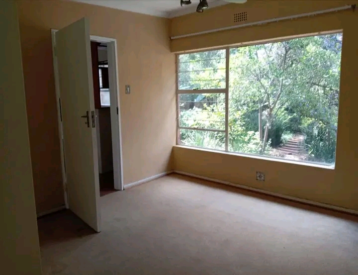 2 bedroom cottage to let 
r5000p/m 
occupat  in Mulbarton