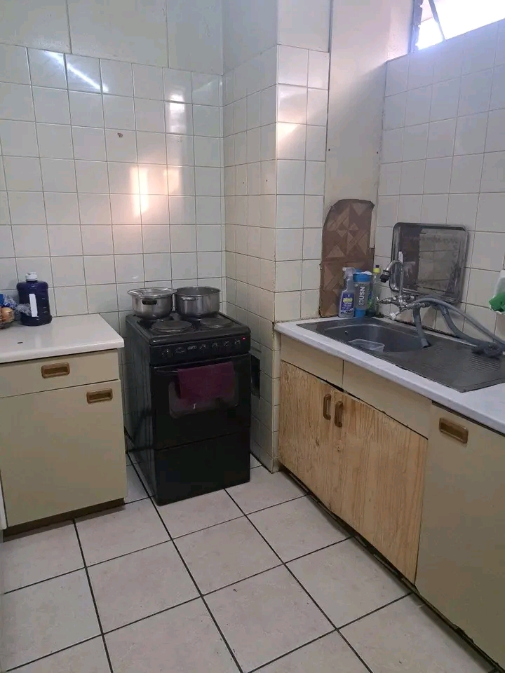 Room available 1feb  2900 including electrici  in Sunnyside