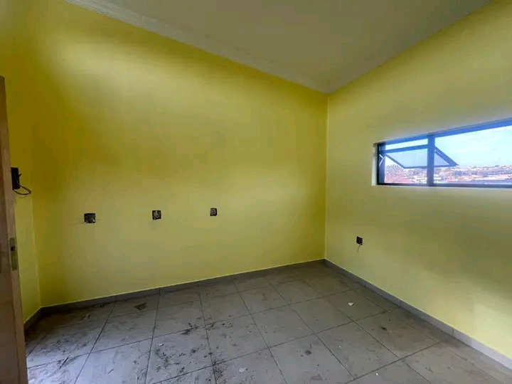 Newly build block flat 15 rooms available to   in Tembisa