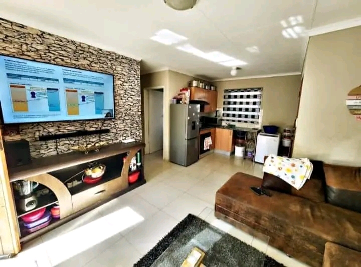 House is available to rent available immediat  in Windmill Park