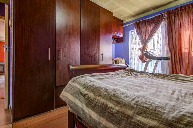 3 bedroom house for rental all bedrooms are f  in Birch Acres