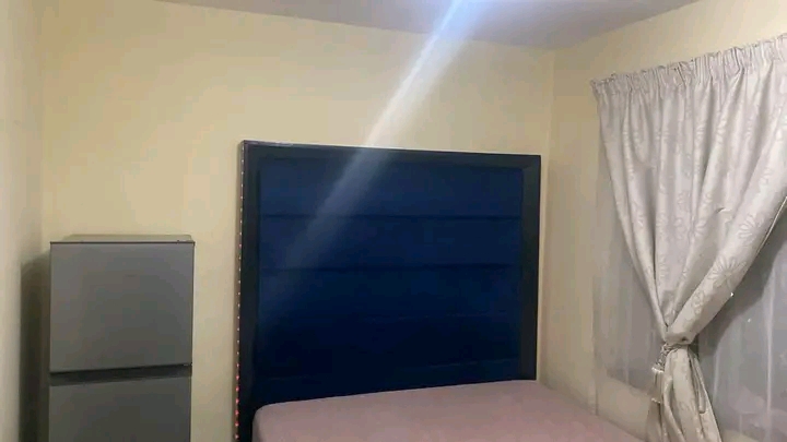 Single room available for r2600. water and el  in Sunnyside