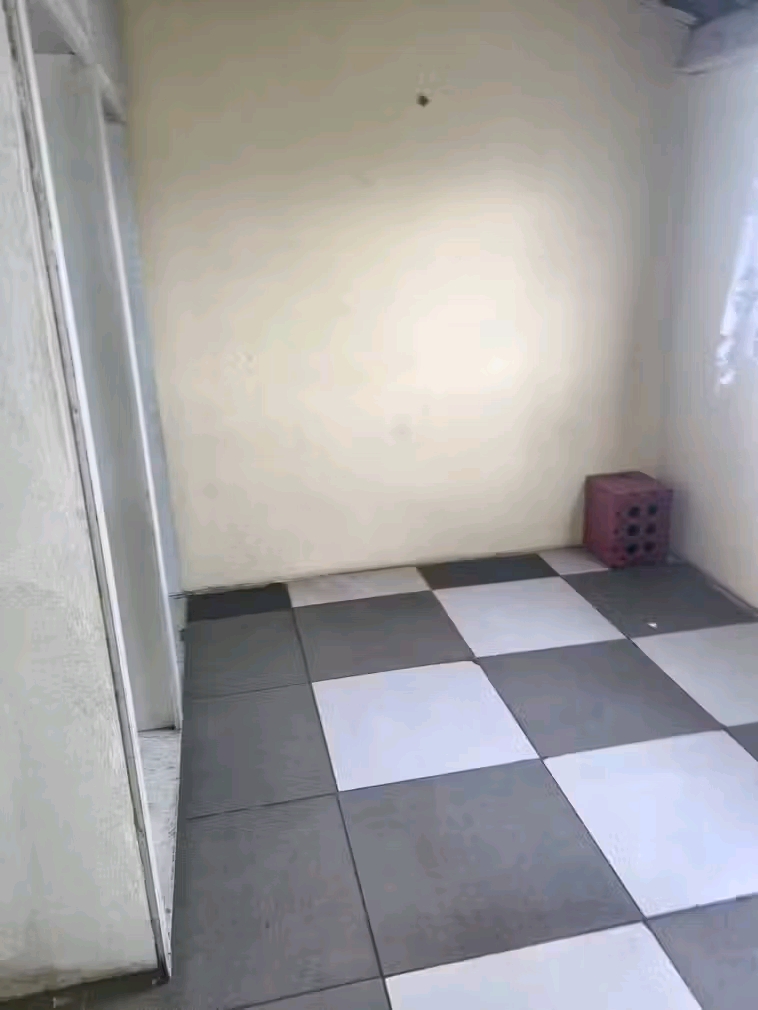 4 room available for rental zone 13 r2200 mon  in Sebokeng