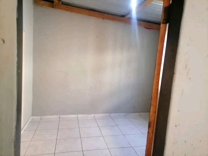 2 room for room for rent in moleleki behind t  in Katlehong