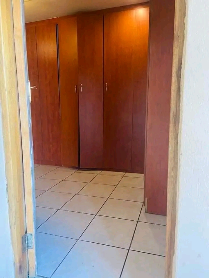 3room house plus bathroom available to rent
  in Tembisa