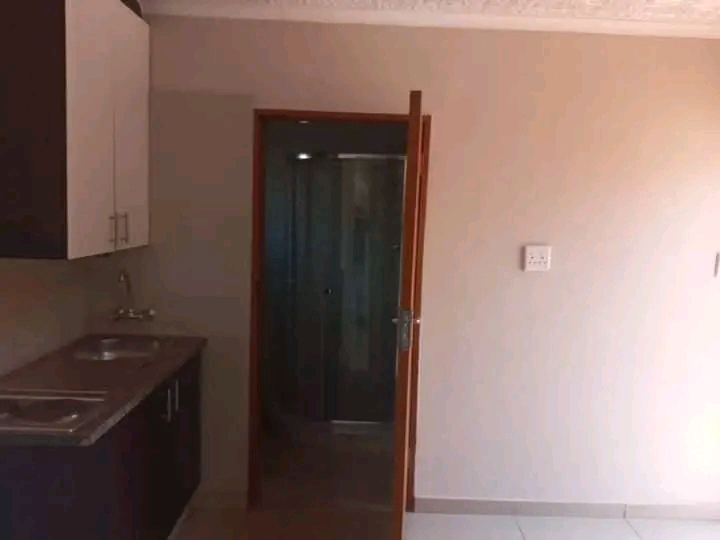 Room available immediately. 
r2650pm + r2650  in Spruitview