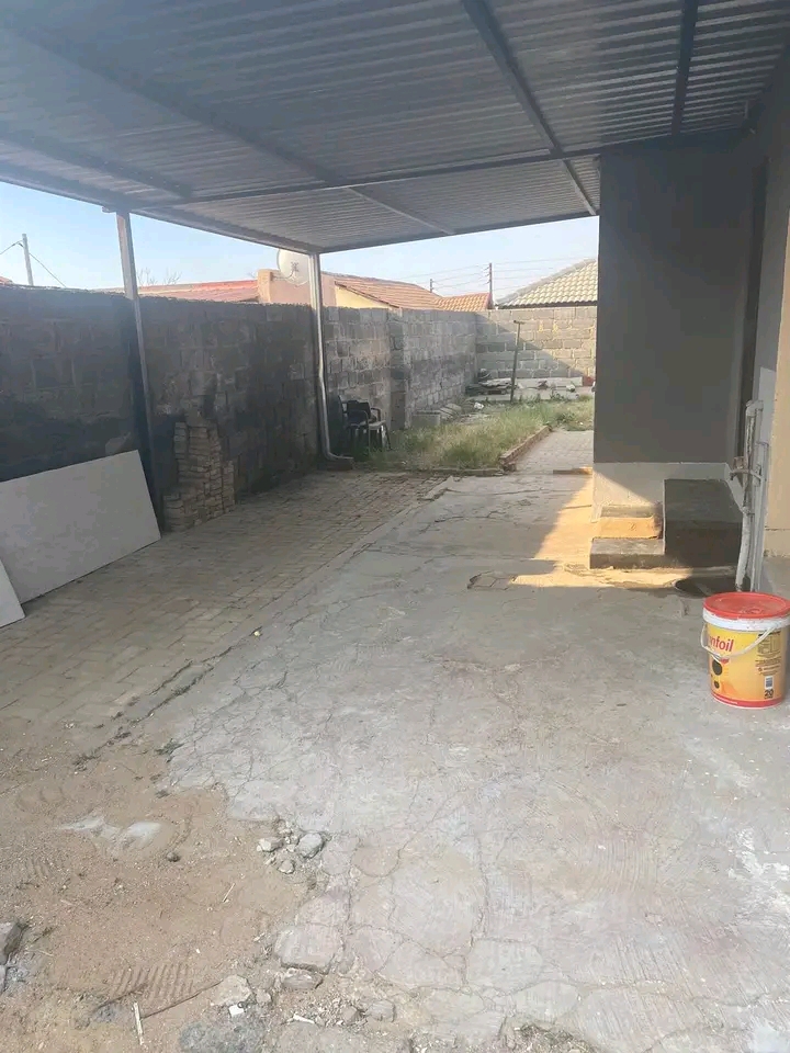 2 bedroom house available for rent. ext 6. r4  in Ebony Park