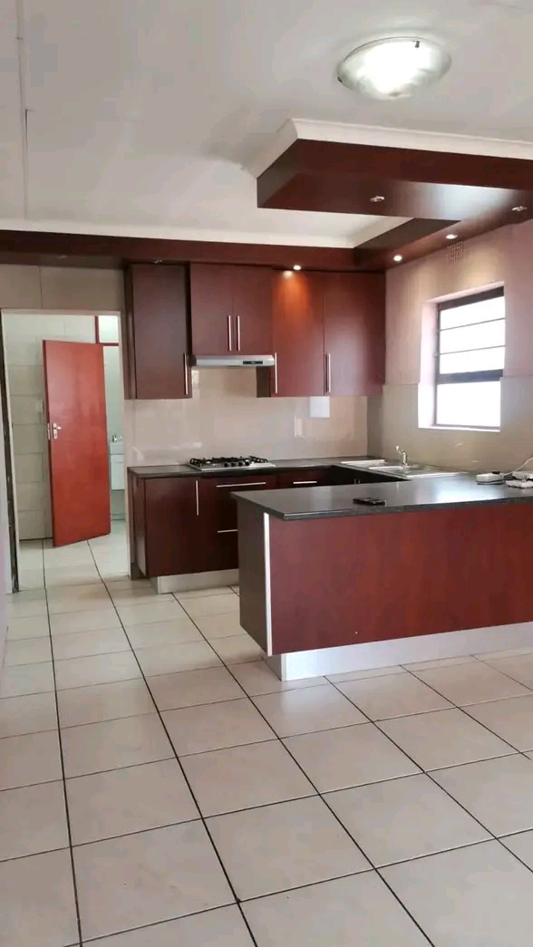 Cottage to rent property features:
kitchen w  in Brackendowns