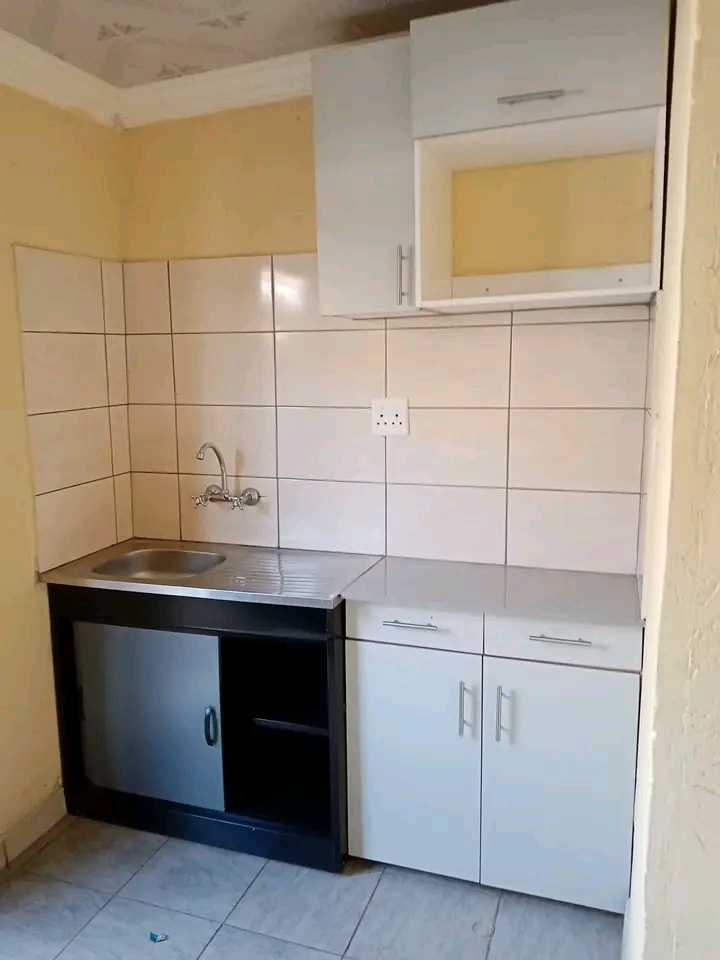 Bachelor room with toilet and shower inside a  in Mamelodi