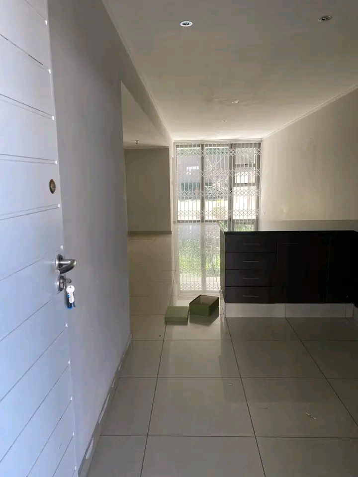 2 bedroom 2 bathrooms for rent ground floor w  in Sandton