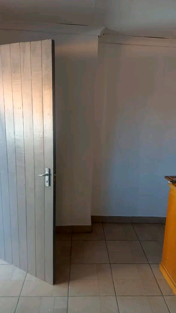Room for r2,000 and semi cottage for r2,800 a  in Malvern