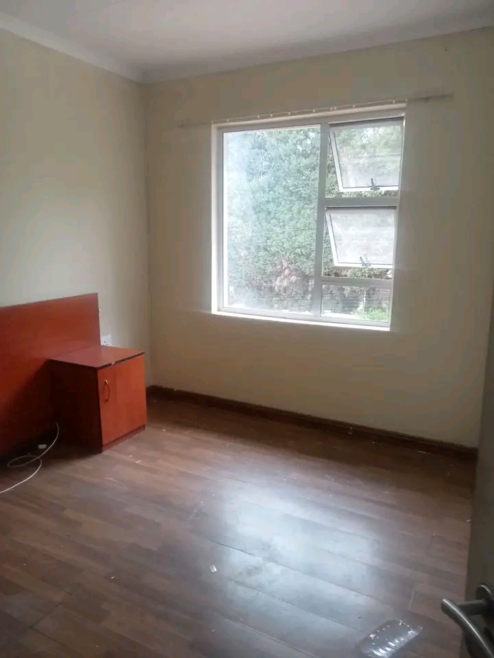 Bachelor for rent, r3500, long street.  in Ferndale