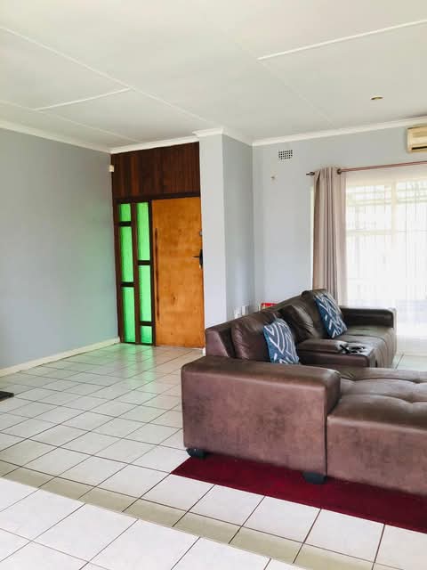 Full house 3 bedroomed for rental it covers e  in Birchleigh
