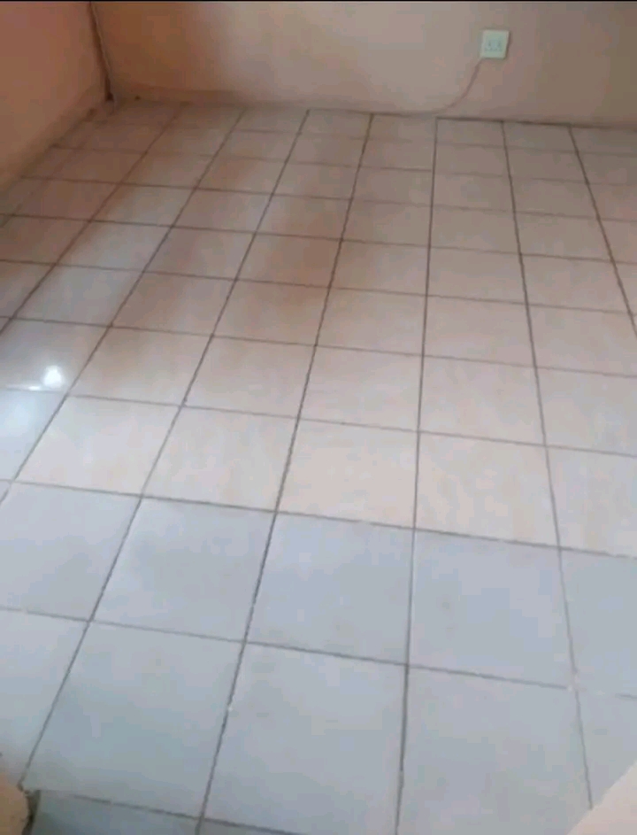 Ensuite to rent in zone 6
*washing machine f  in Meadowlands