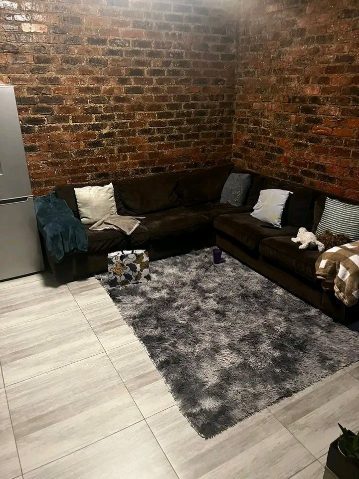 2x rooms available to rent in ext 3
contact   in Cosmo City