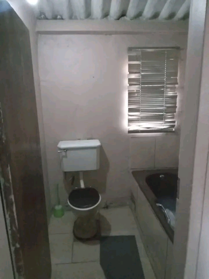 3500 2 bedroom house to rent immediately zone  in Meadowlands
