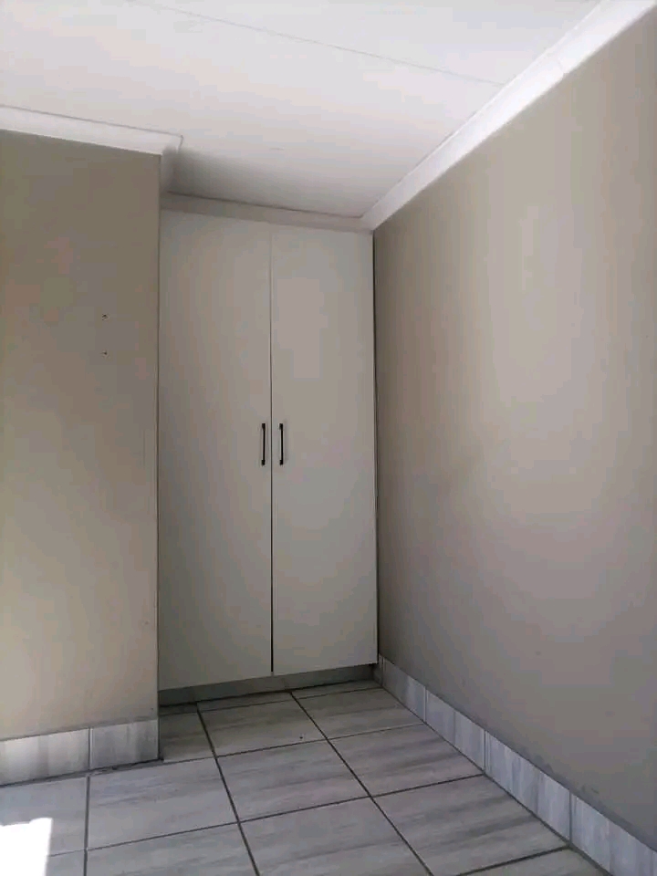 Bachelor available to rent at phumula 📍nea  in Vosloorus