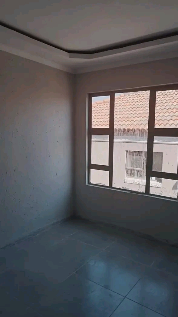 1 spacious bedroom cottage available, kitchen  in Kempton Park