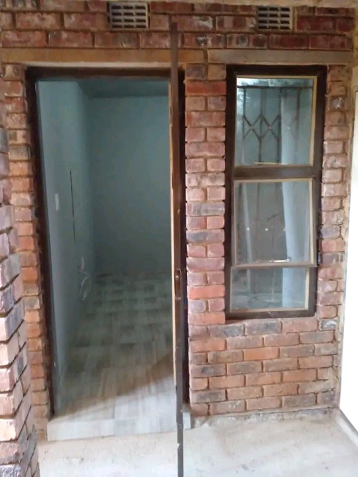Rooms available to rent at winnie mandela zon  in Tembisa
