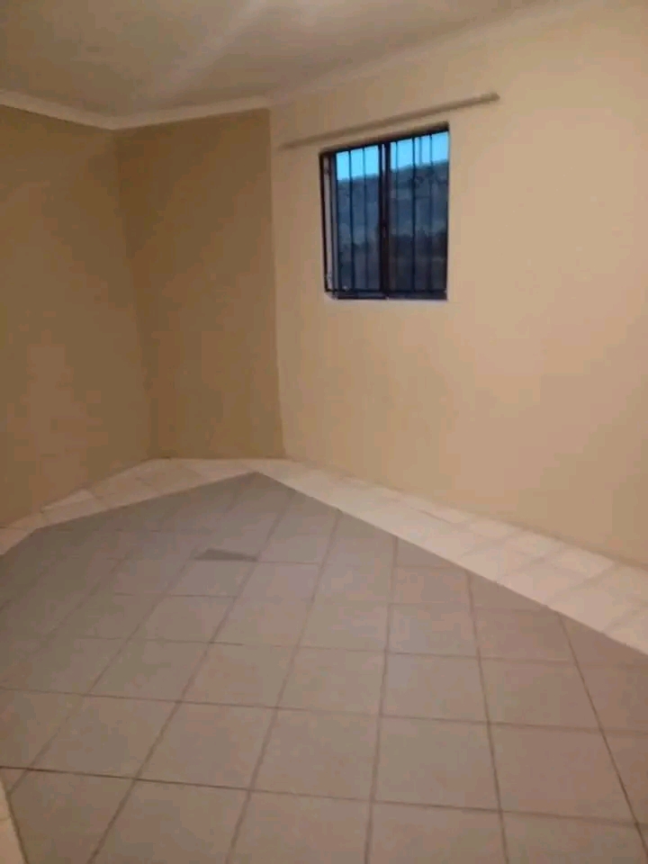 Room available for rental for r1400 at  ext 3  in Chiawelo