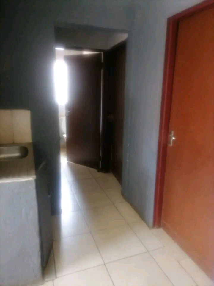 House available...rent 3500 deposit half pric  in Lufhereng