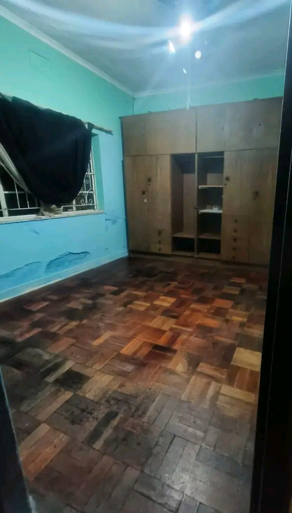 Room to rent available immediately for r1900   in Primrose