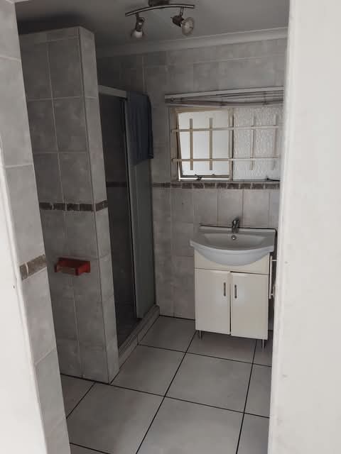1 bedroom cottage rental 
*on-going renovati  in Clayville