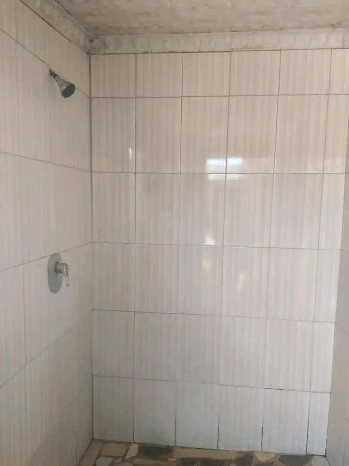 Room to rent at ext 8 soweto.rent r1300 conta  in Protea Glen