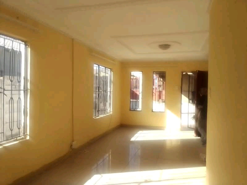 Ex1. 3bed house available end of month  
wit  in Klipfontein