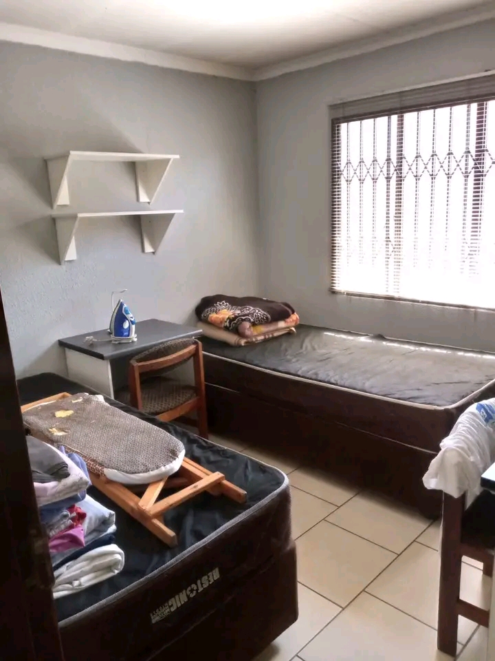 Property available for rental
area : soweto  in Pimville