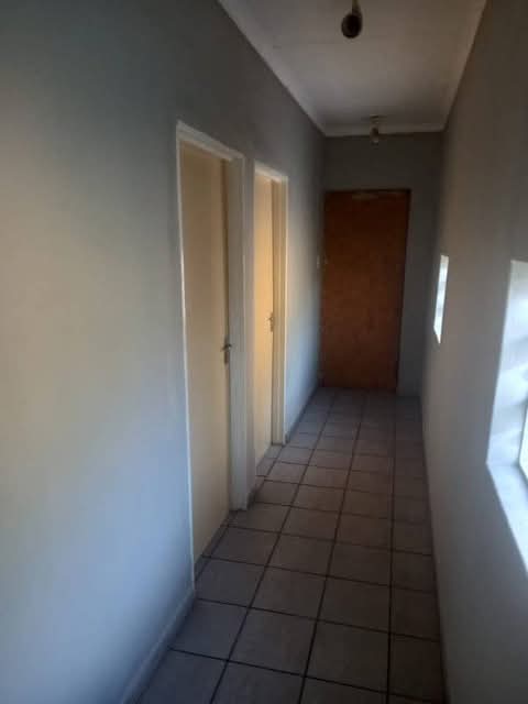 1 fitted  bedroom  cottage, comes with  fitte  in Birchleigh North