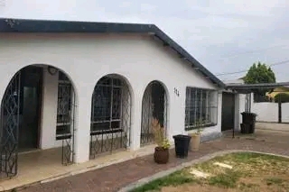 Four bedroom house available immediately for   in Ridgeway