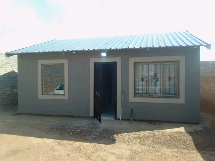 2 bedroom house with bathroom and outside toi  in Orange Farm