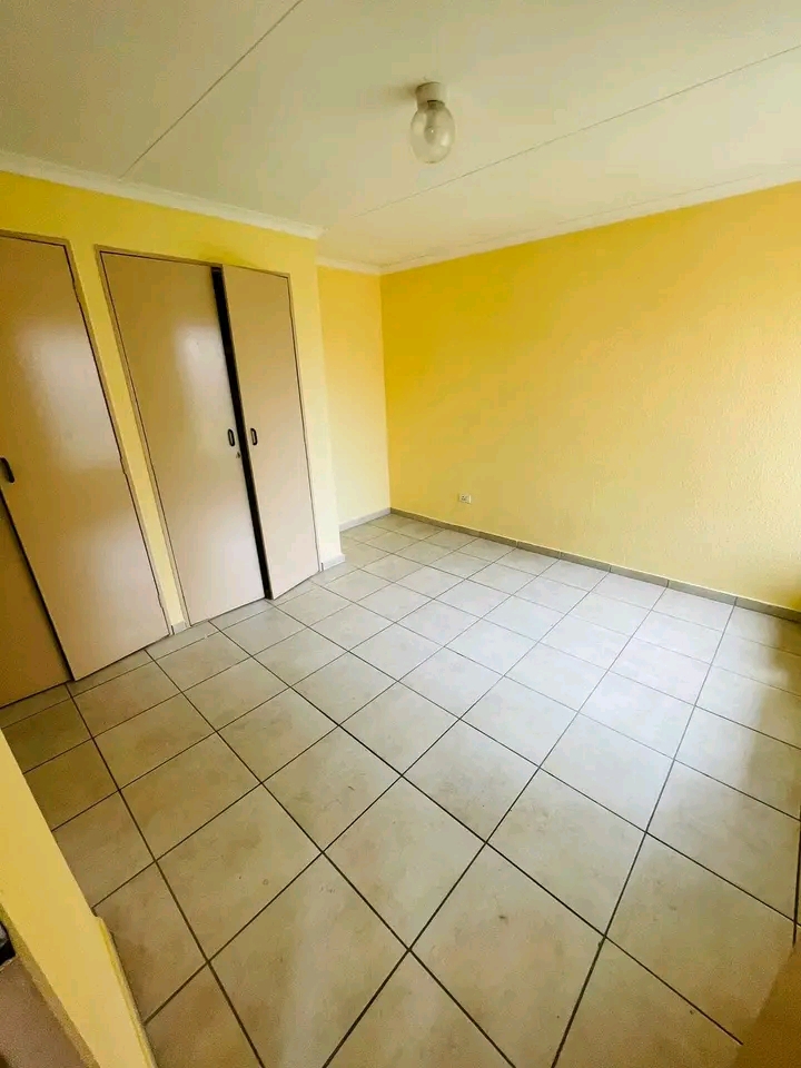 A nice  open plan one bedroom cottage with a   in Birch Acres