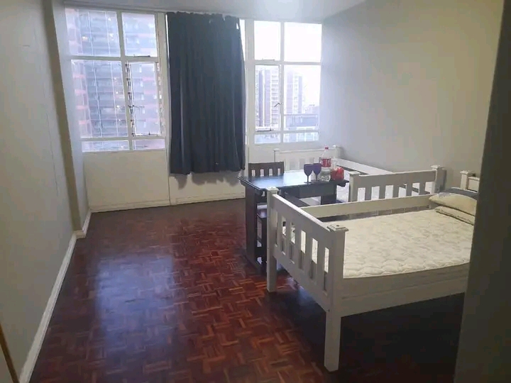 Room in tygerberg 

furnished main bedroom   in Berea