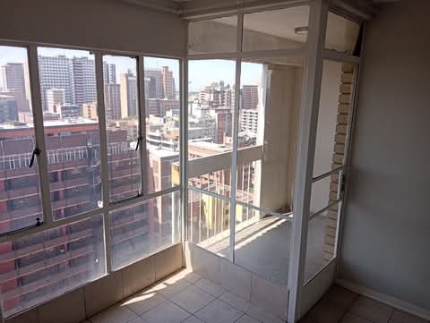 1 bedroom flat to rent max 3 people 
highris  in Berea