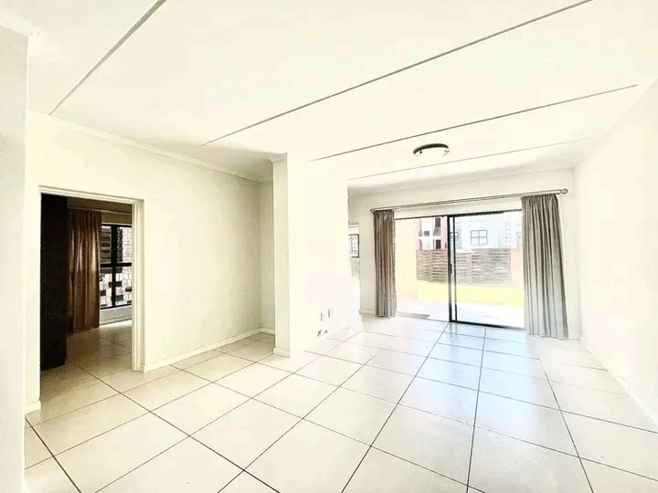 **3 bedroom 2 bath apartment for rent for r12  in Fourways