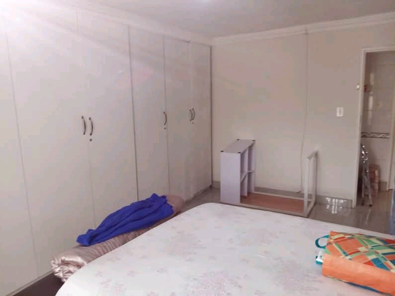 2 bedroom house (one of the bedrooms fits 2 b  in Protea North