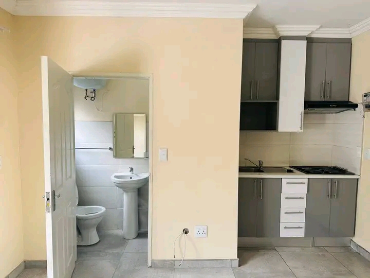 Beautiful open plan bachelor consist of fitte  in Birch Acres