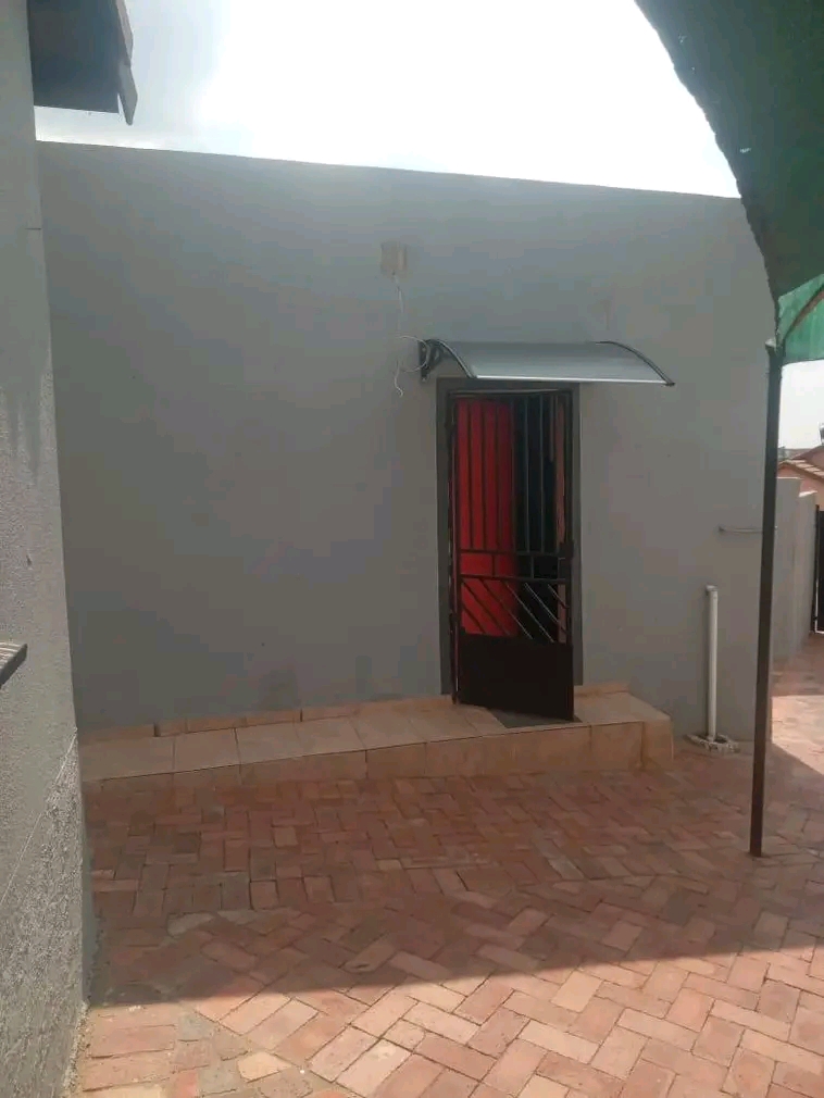 Cottage to rent water included and electricit  in Lombardy East